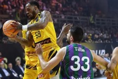 保罗·乔治谈湖人队东契奇：他有机会成为最伟大的国际球员